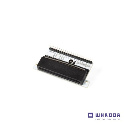 Placa adaptadora eletrónica branca com conector preto e pinos metálicos, fundo branco, logótipo WHADDA
