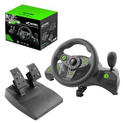 Volante gaming Nitro preto e verde com pedais e caixa de câmbios, embalagem ao fundo