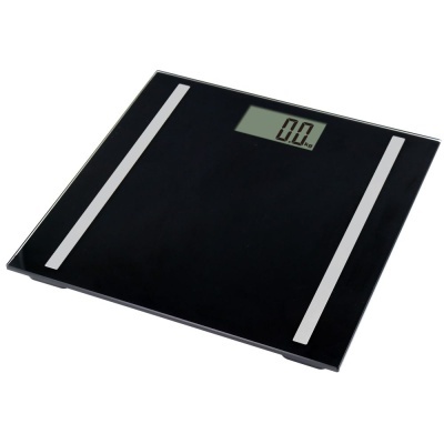 Balança digital de corpo preta com ecrã digital e faixas brancas