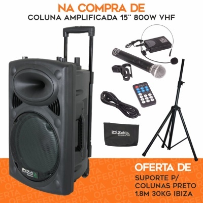 Coluna amplificada preta com microfone, suporte tripé, comando remoto e acessórios, texto promocional em fundo branco.