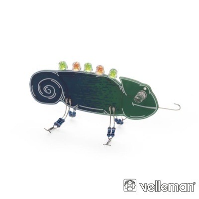 Peça decorativa em forma de inseto com LEDs coloridos e pernas de resistores