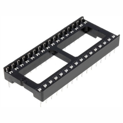 Suporte retangular preto para chip com 28 pinos metálicos