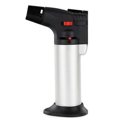 Isqueiro de maçarico cinza e preto com botões vermelhos