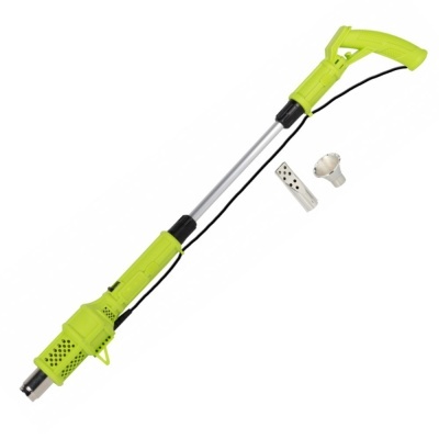 Instrumento com cabo metálico e plástico verde e dois acessórios metálicos em fundo branco