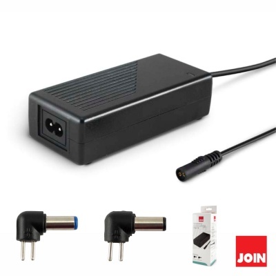 Carregador preto retangular com adaptadores e embalagem