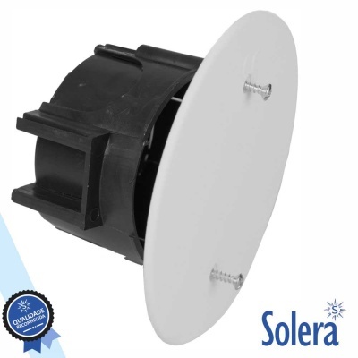 Tomada de pavimento branca e preta com logotipo Solera