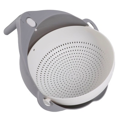 Conjunto de coadores de plástico cinza e branco com cesto perfurado