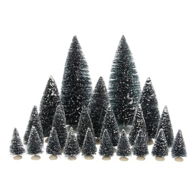 Conjunto de árvores de Natal artificiais com neve artificial e base de madeira