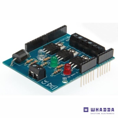 Placa eletrónica azul com componentes e conectores