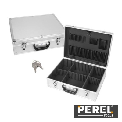 Estojo metálico prateado aberto com divisórias interiores negras e duas chaves ao lado