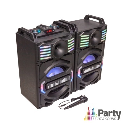 Conjunto de colunas de som negras com luzes LED e microfone