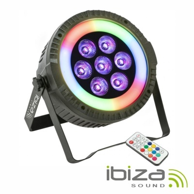 Refletor LED colorido da marca Ibiza Sound com controle remoto e suporte preto.