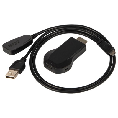Cabo preto USB, micro USB e HDMI com adaptador em fundo branco