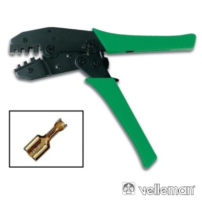 Ferramenta de crimpagem preta com alças verdes e conector metálico dourado