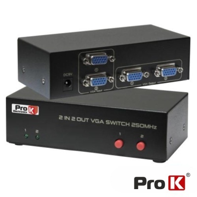 Comutador VGA 2 em 2 saída ProK preto com portas VGA azuis e botões vermelhos