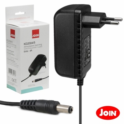 Adaptador de corrente JOIN KD2004/5 com ficha e cabo preto ao lado da embalagem branca e vermelha.
