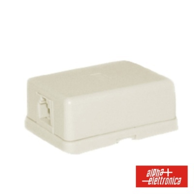 Adaptador de rede bege com conector RJ45 e marca Alpha Elettronica