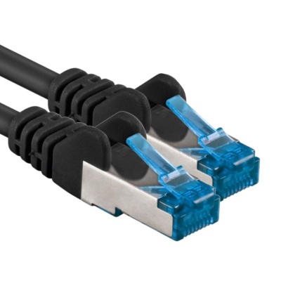 Cabo de rede Ethernet com conectores RJ45 azuis e revestimento preto