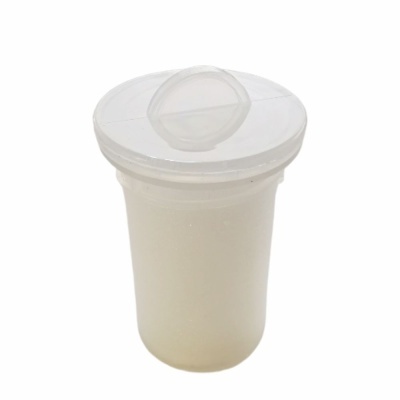 recipiente cilíndrico de plástico branco com tampa transparente