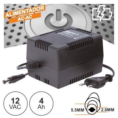 Carregador preto para alimentação AC-AC com ficha europeia e conector cilíndrico.