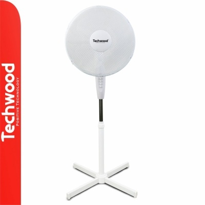 Ventoinha de pé branca Techwood com grelha circular e base estrela em fundo branco