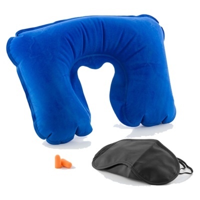 Conjunto de viagem com almofada de pescoço azul, máscara preta e protetores auriculares laranja