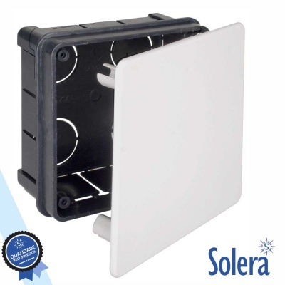 Caixa de eletricidade quadrada preta com tampa branca