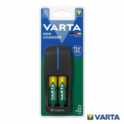 Carregador mini VARTA com duas pilhas AA na embalagem