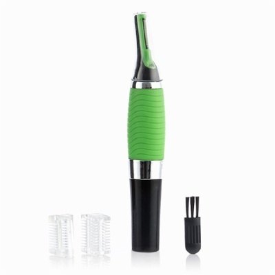 Aparelho de aparar pelos com acessórios sobre fundo branco