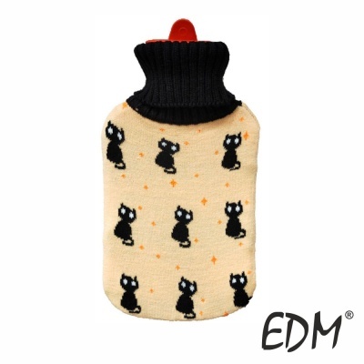 Bolsa de água quente creme com padrão de gatos pretos e gola preta de malha