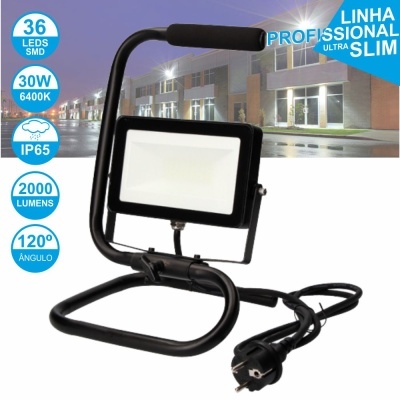 Refletor LED preto com base tubular e texto de especificações técnicas