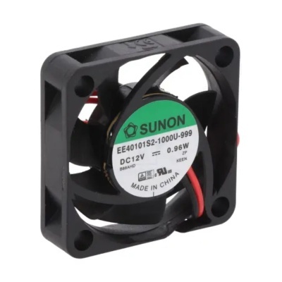 Ventoinha eletrónica quadrada preta SUNON com etiqueta central verde e branca