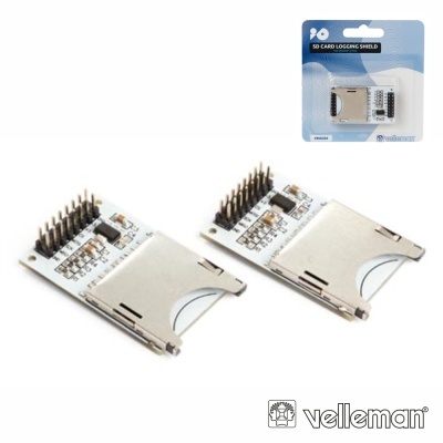 Dois módulos leitores de cartões SD em placa branca com pinos dourados e embalagem azul e branca