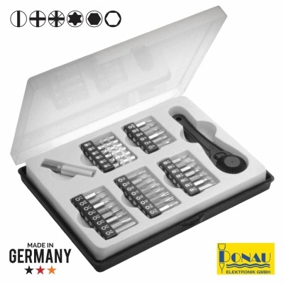 Conjunto de pontas de parafusadeira em caixa plástica com chave de catraca e adaptador