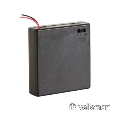 Caixa de bateria preta com interruptor e fios