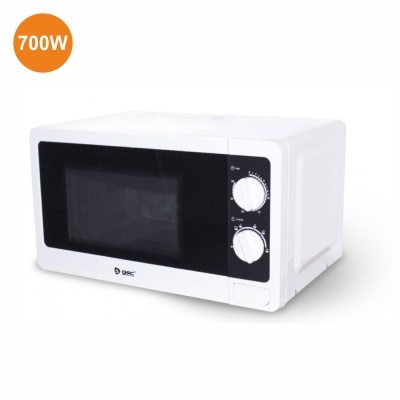 Micro-ondas branco com porta de vidro preto e dois botões giratórios