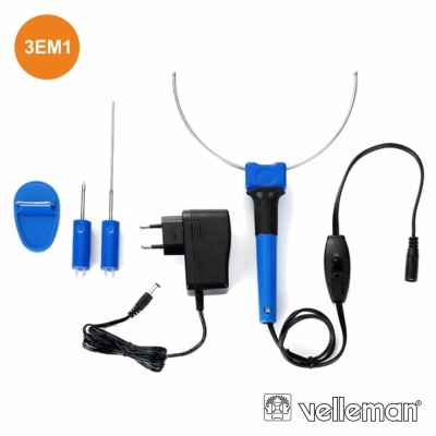 Conjunto de acessórios eletrónicos com alças azuis e estrutura metálica em Y