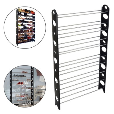Estante organizadora de sapatos preta com barras metálicas prateadas