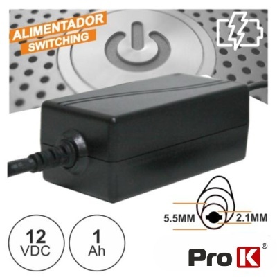 Adaptador de corrente preto com especificações e logo Pro K