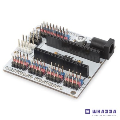 placa eletrónica com pinos e conector preto