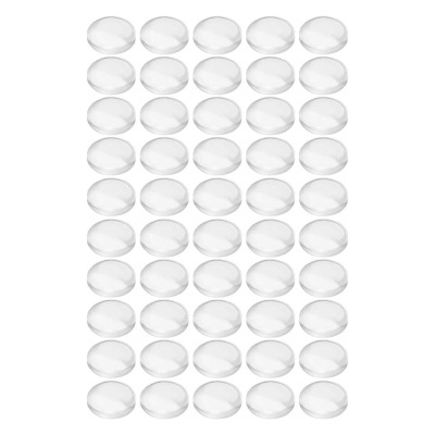 Conjunto de 48 proteções transparentes redondas de plástico sobre fundo branco