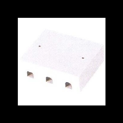 Adaptor de corrente branco com três tomadas e superfície lisa