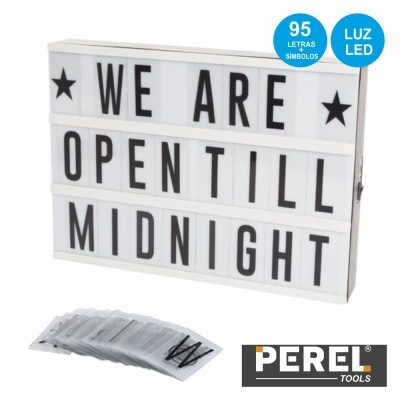 Quadro luminoso branco com luz LED e letras pretas dizendo 