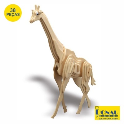 Modelo 3D de girafa em madeira clara com selo '38 PEÇAS' e logo DONAU ELEKTRONIK GMBH.