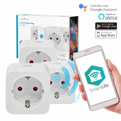 Três tomadas inteligentes Wi-Fi WiZida 3x Wi-Fi Smart Plug com caixa e telemóvel a mostrar aplicação SmartLife