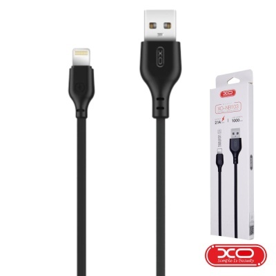 Cabo USB preto com conetor Lightning e embalagem branca com vermelho da marca XO