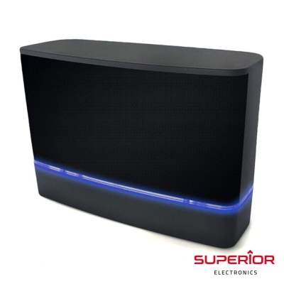 Coluna de som preta com luz LED azul e logo Superior Electronics