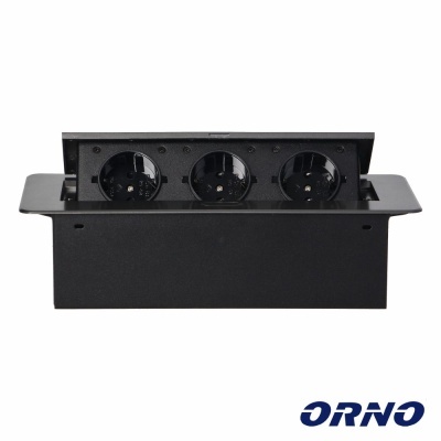 Tomada elétrica embutida preta com três entradas redondas e logo ORNO