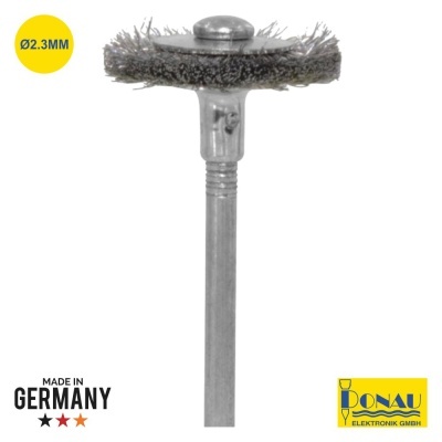 Pincel de limpeza metálico circular com haste fina e texto de diâmetro, selo MADE IN GERMANY e logótipo amarelo DONAU ELEKTRONIK GMBH