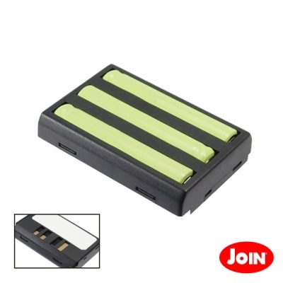 Bateria recarregável preta com três células verdes e contactos eléctricos dourados.